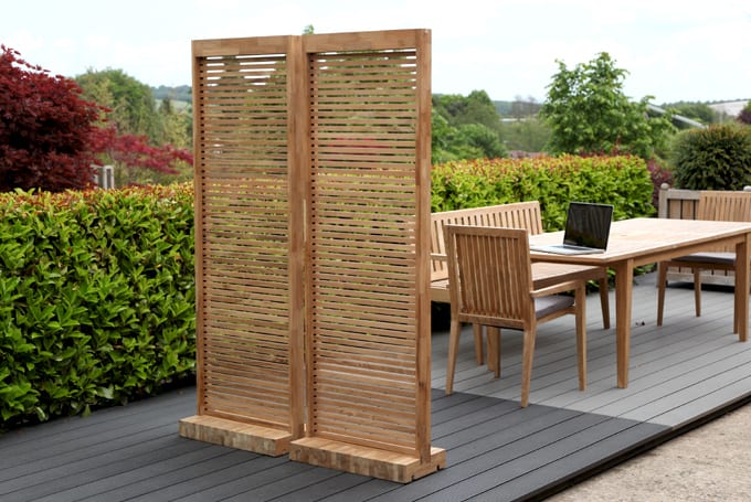 Garden screen made from one panel