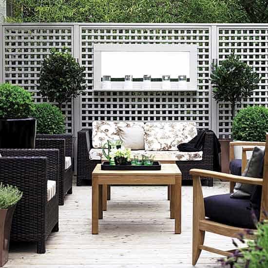 Modern Garden Screening Using Trellis Fence Modern Garden Screening Using Trellis Fence