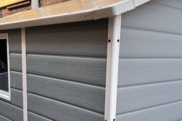 comparing and reviewing the best plastic sheds. We look at materials, are they strong. Features, such as lockable handles and ramp for easy access. Roof windows and side windows. Size, how easy are they to build.