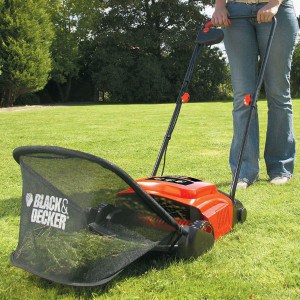 Black And Decker GD300 lawnraker - Cheapest quality scarifier. best lawn raker