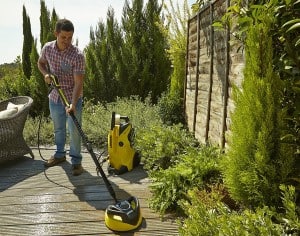 Kärcher K4 Pressure Washer cleaning decking