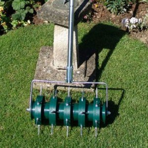 Greenkey 30cm Rolling Lawn Aerator Review
