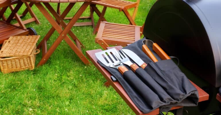 After spending over 10 hours testing and comparing over 20 different bbq tool sets we have named our Best Grilling Tool and Accessories for cooking on your BBQ. We settled on 5 different BBQ grill sets which we would recommend. Read our BBQ tools set reviews now.