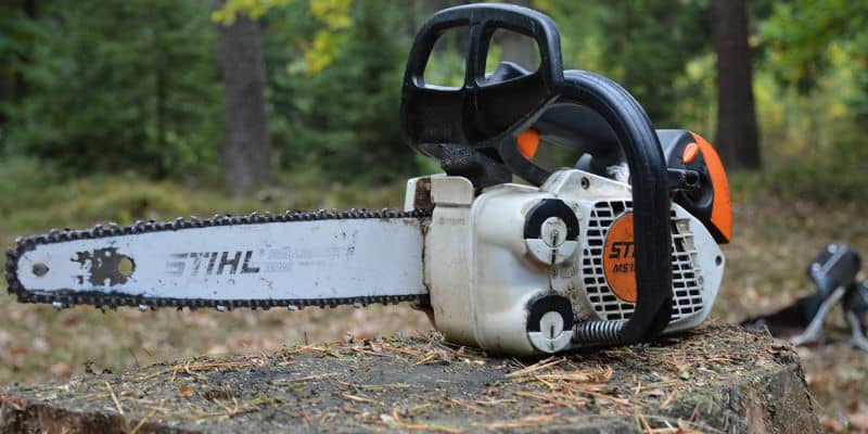 Chainsaw maintenance guide - Step by step instructions