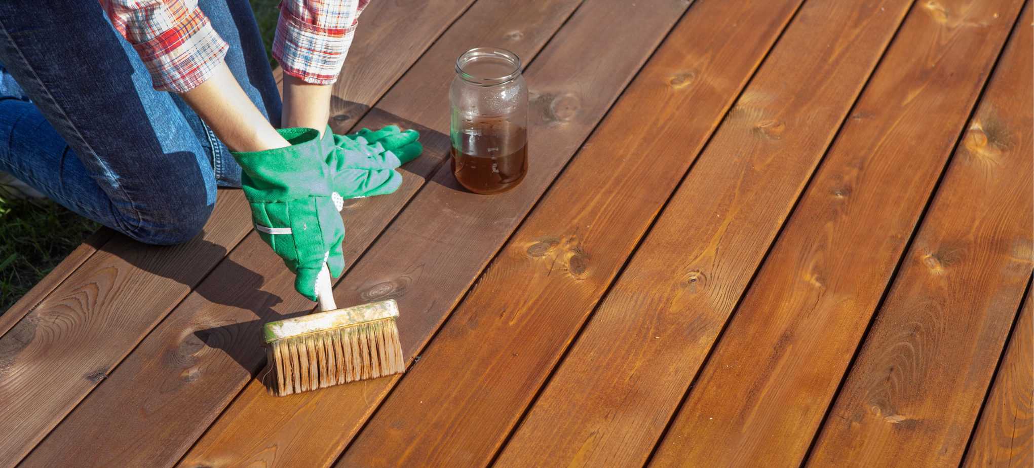 One way to keep your decking well maintained and looking new is by applying decking oil. In our step by step guide, we explain how to apply decking oil properly
