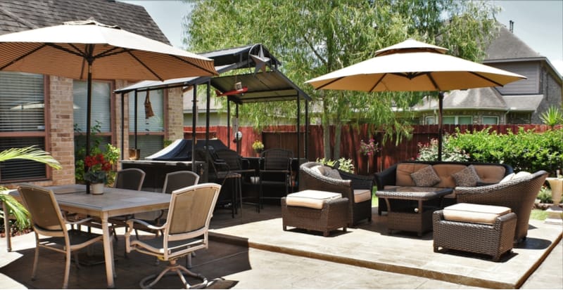 With so many patio umbrellas and parasols we have done the research and have narrowed the best patio umbrellas to just 5 models. Read reviews and buyer guide now