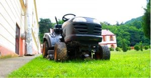 Best Ride On Lawn Mower Reviews. Ride on lawn tractors can be a great addition if you have a large lawn or paddock. We look at 5 of the best ride on lawn mowers starting from £1000 to £3000.