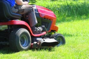 Lawn tractor