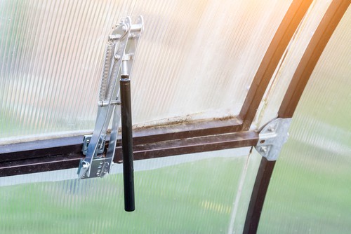 Choosing the right greenhouse window opener for your size vents