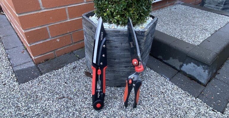 Best topiary shears being tested and review