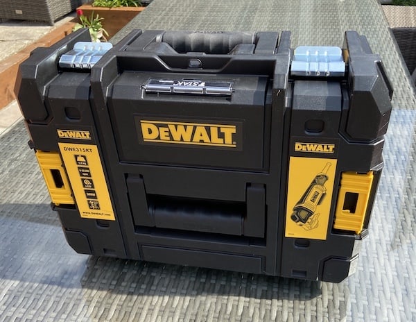 DeWalt DWE315KT Oscillating Multi-Tool sturdy cary case