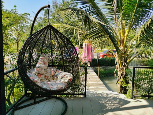 Double garden swinging egg chair