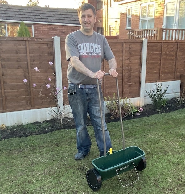 My top recommended lawn spreader the Evergreen Easy Spreader