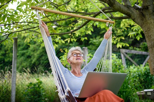 Choosing a hanging hammock chair for your garden