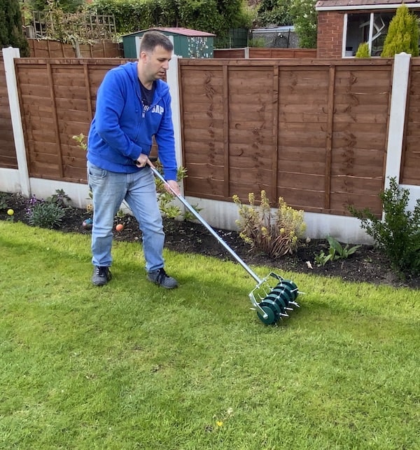 Testing the Greenkey 30cm Rolling Lawn Aerator on my lawn