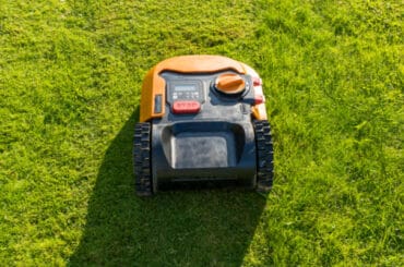 Best robot lawn mowers for large gardens and lawns