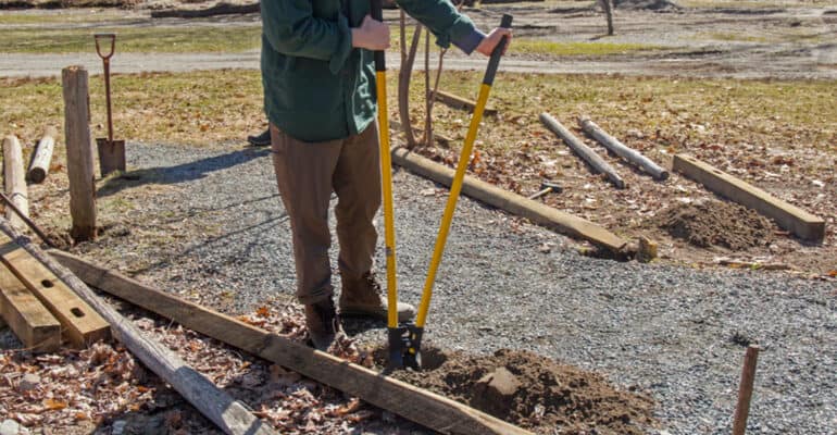 I compare the best post hole diggers whether you're putting up a new fence, or installing a drive post. I compare manual, electric and even petrol powered models.