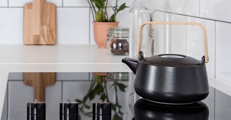 In this review, I present a variety of the Best Induction Hob Kettles, along with their pros, cons and features, and then make my recommendations.