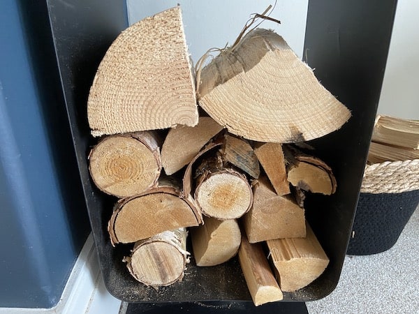 Deciding what moisture content is best for wood for log burning stoves