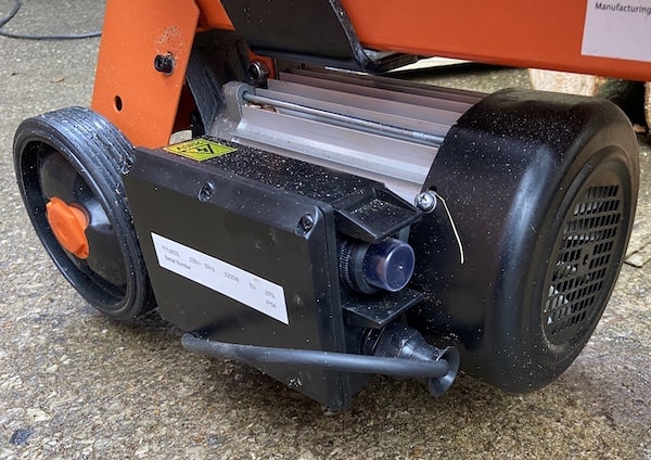 Powerful and reliable 2200 watt motor powers the 5 Ton ram