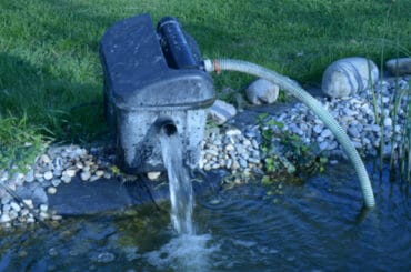 In this guide, I go over how to choose the best pond pump for your pond depending on the size, what flow rate you need and what to take into consideration.