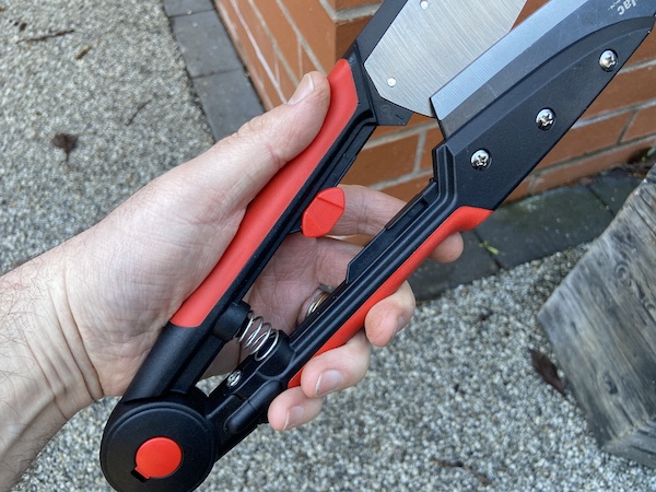 Smooth action and the locking switch is does not get accidentally locked shut when using like some other shears i tried