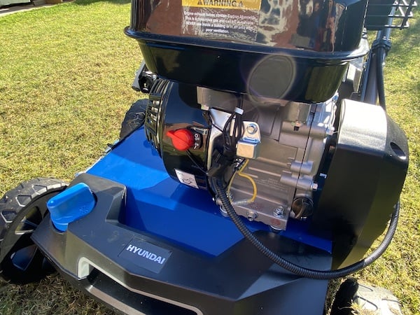 Hyundai 52cc 4-stroke engine that powers the scarifier blades