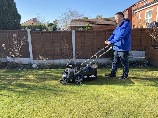 Using Hyundai scarifier on smaller lawn and its not to large as its quite a compact machine