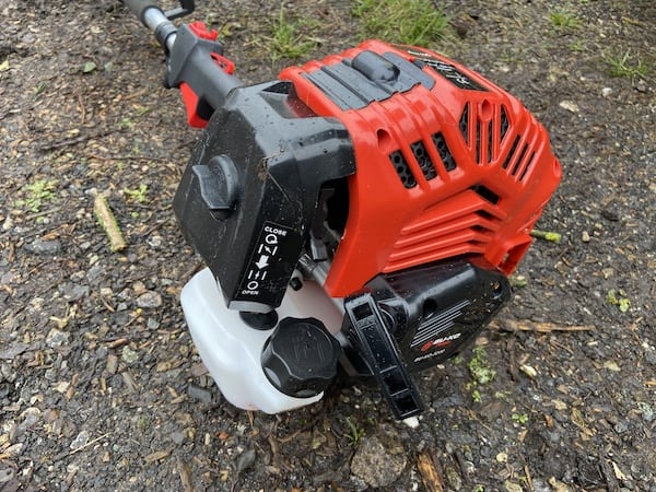 BU-KO 52cc 2-Stroke petrol engine that powers the long reach hedge trimmer