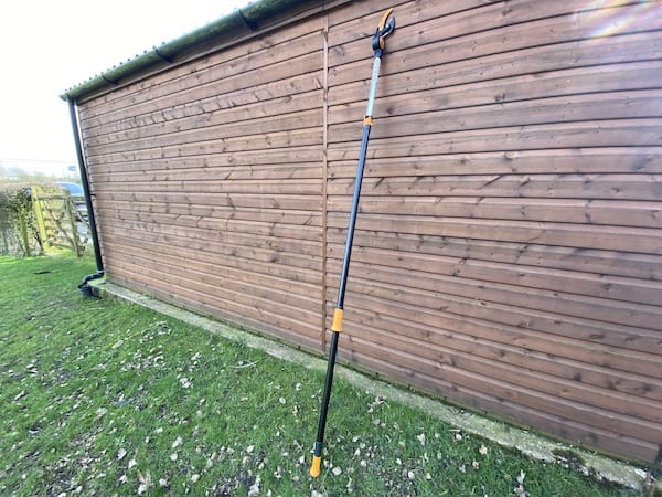 Fiskars telescopic pruner at its smallest size makes it difficult to store