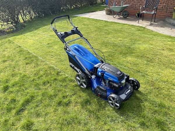 Hyundai HYM510SPE 196cc Self Propelled Lawn Mower which I think is one of the best self propelled lawn mowers