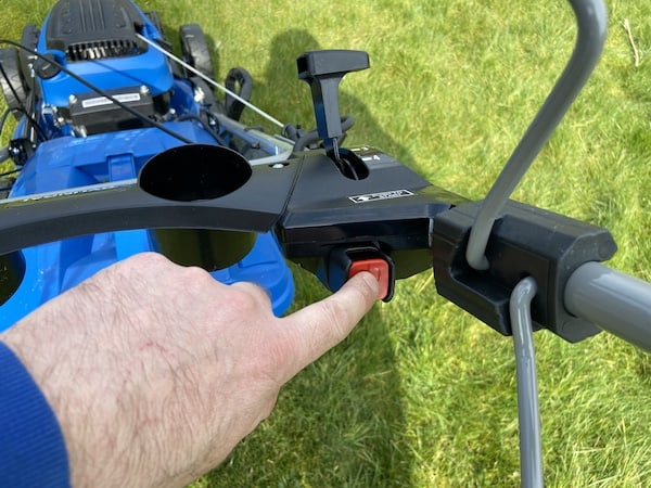 Electric starts makes starting this lawn mower super easy. no need to pull a recoil cord although it does have one as backup.