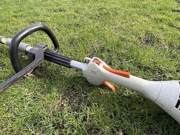 Stihl Long Reach Pole Pruner loop handle and trigger which is comfortable to work with and use