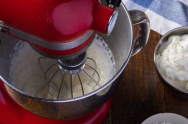 So after testing, the best stand mixer has to be the Kenwood Chef Titanium Stand Mixer or KitchenAid model but Kenwood also do an affordable KMix Stand Mixer