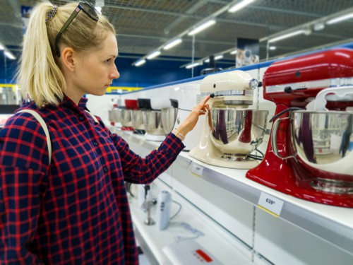 Comparing prices of stand mixers to see how they compare in size and features