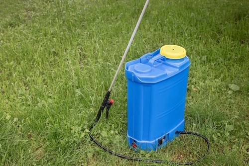 A battery powered cordless backpack sprayer that you simply fill and spray, no need to manually pump the handle