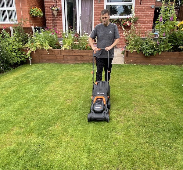 Mowing small lawn using WORX WG730E Brushless Cordless 30cm Lawn Mower