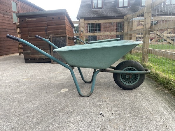 The best wheelbarrows for mucking out around stables, durable plastic pan and good strong frame but light weight
