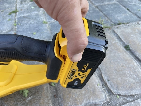 18v 5Ah battery that comes with the hedge trimmer and fast charger