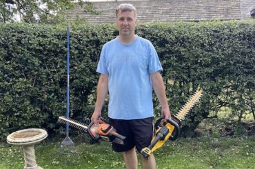 Testing the best cordless hedge trimmers