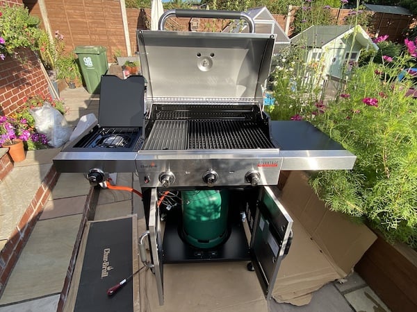 Build process of the Char-Broil gas BBQ