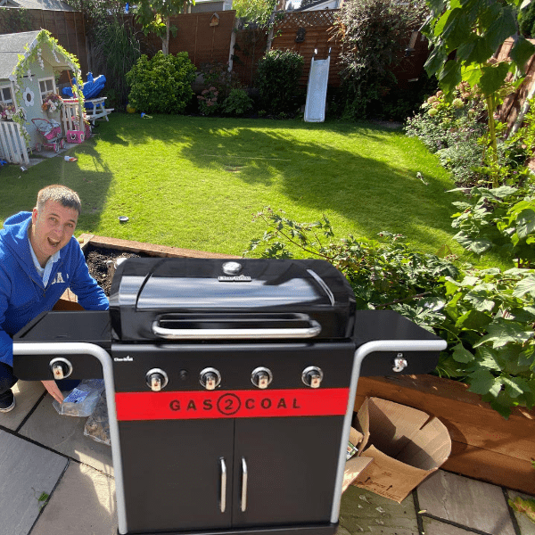 Char-Broil Gas2Coal 440 Hybrid Grill Gas Barbecue being tested