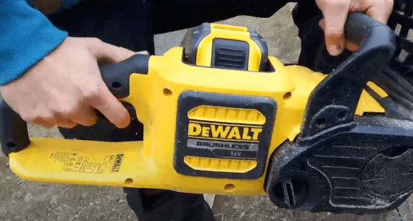 DeWalt DCM575 X1 Cordless Chainsaw battery pack