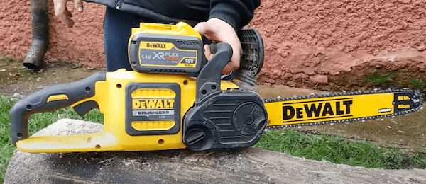 DeWalt DCM575 X1 Cordless Chainsaw