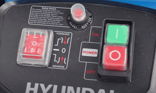The control panel on the Hyundai Quiet Electric Garden Shredder 2800w for ON/OFF and forward and reverse