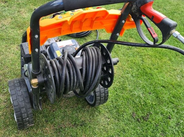 Wilks Genuine USA TX750i Petrol Pressure Washer comes with a 20 meter hose plus a 10 litre expansion
