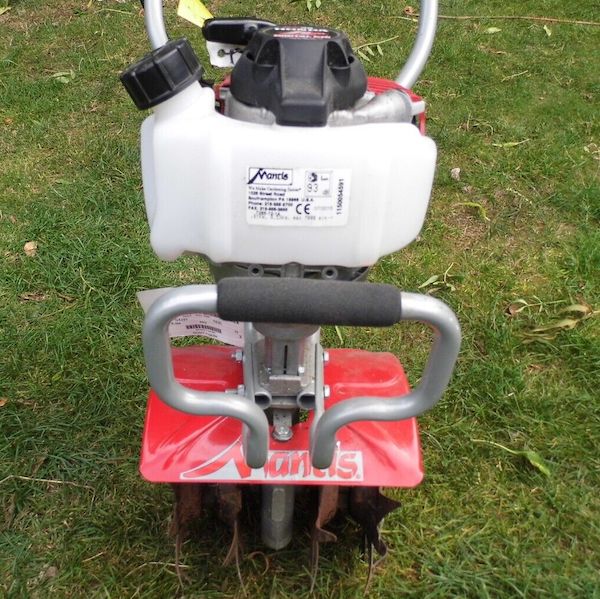 Compact 23cm working width perfect for smaller plots